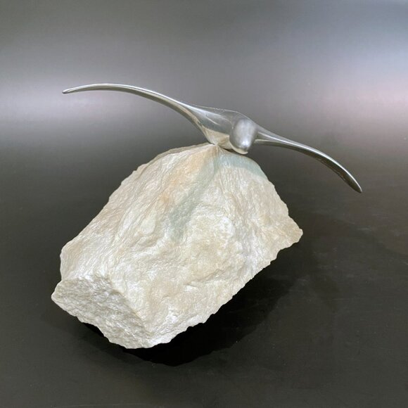 Hoselton Canada Art Polished Aluminum Goose in Flight on Stone Base Sculpture - Picture 2 of 6